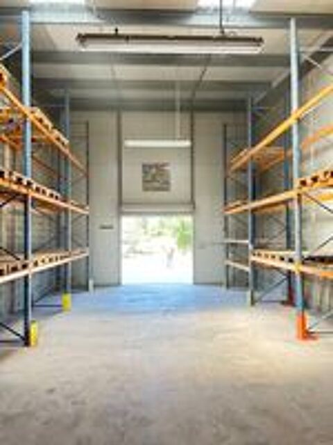   Local professionnel 100 m² - Parking - Bravone 