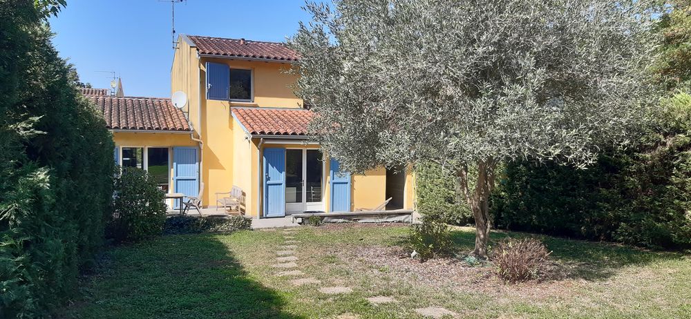 Location Maison Maison meublée 2 pièces 75 m² Lévignac
