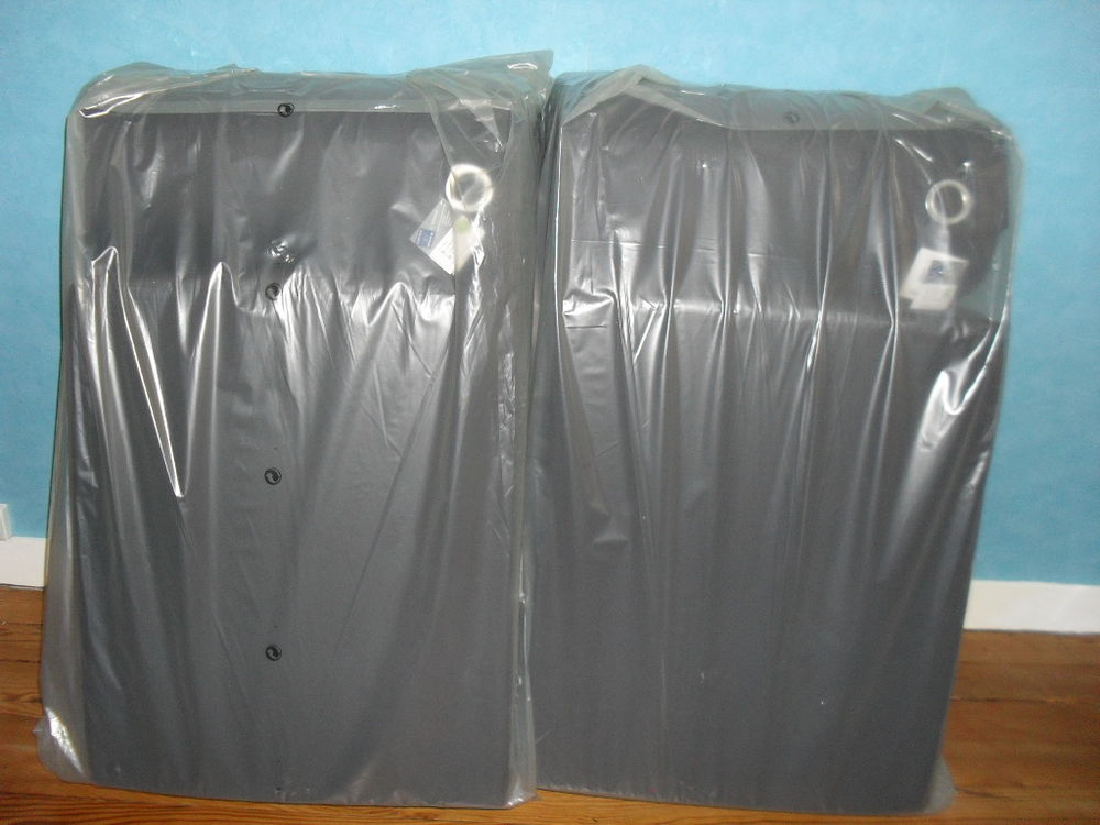 2 chauffeuses noires Meubles
