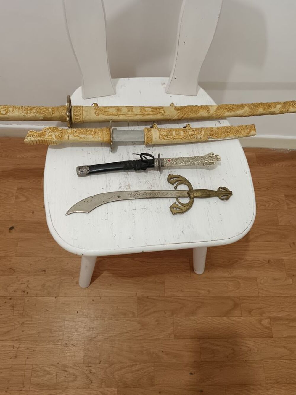 de tr&egrave;s joli &eacute;p&eacute;e Maroquinerie