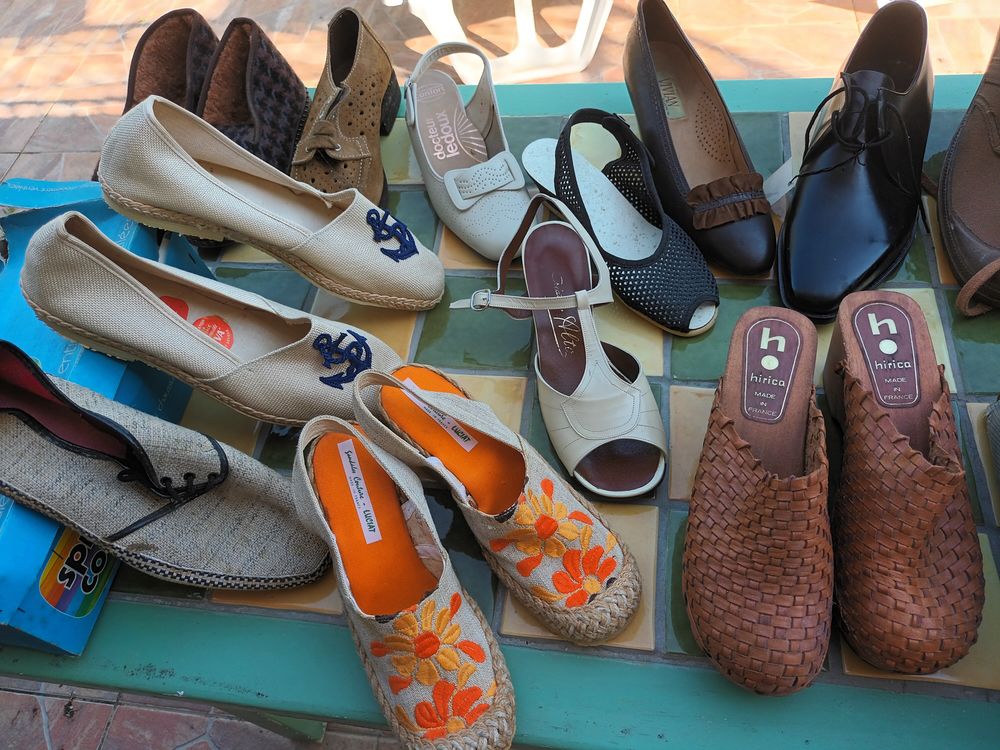 Lots de chaussures vintage ann&eacute;es 1970 Chaussures