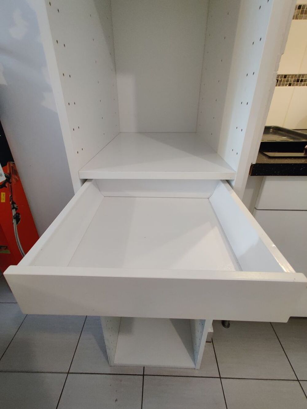 Armoire avec tablettes (colonne) Meubles