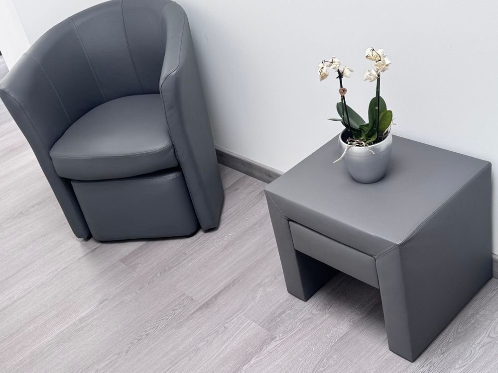 Fauteuil et chevet Meubles