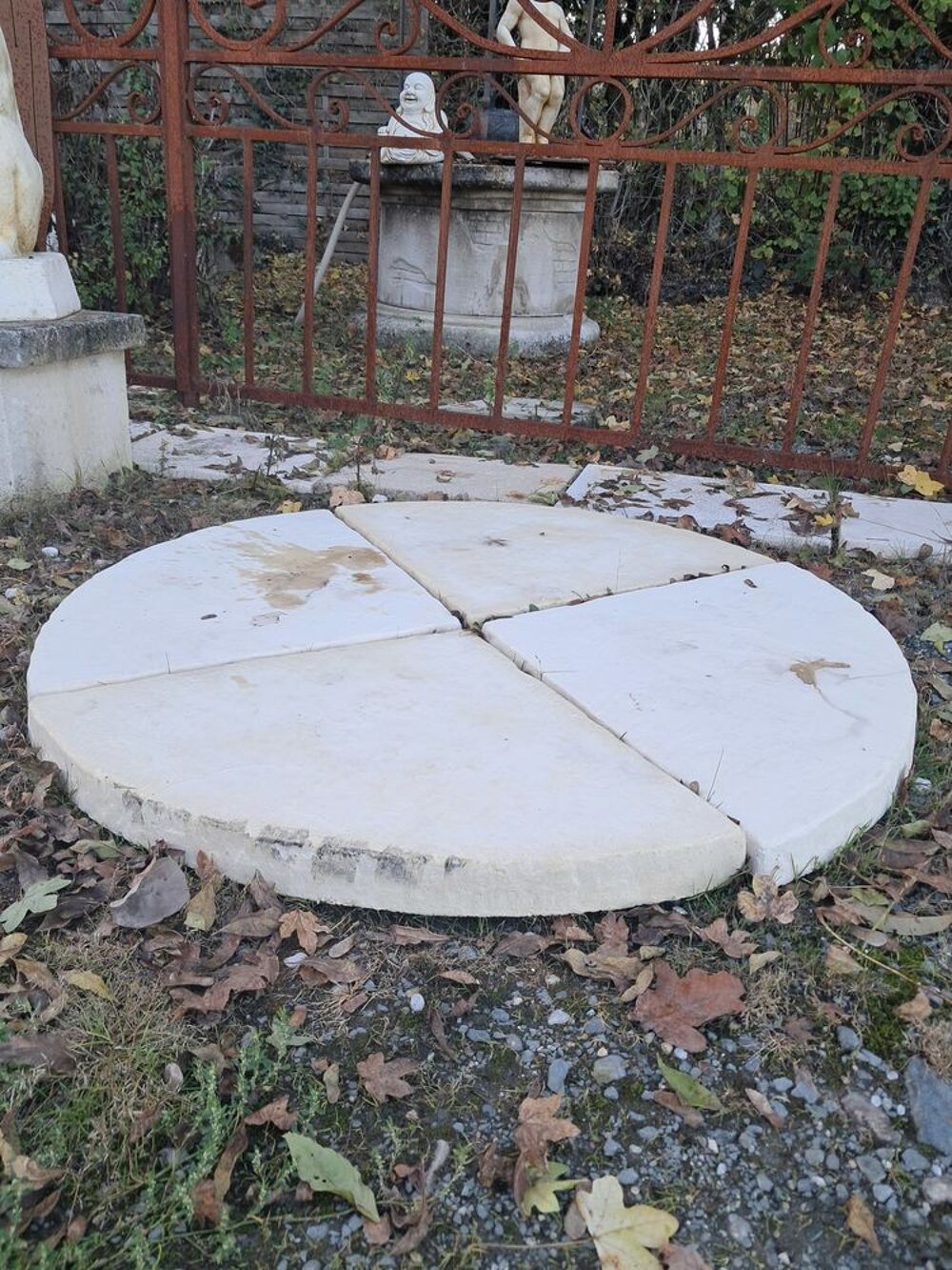 Rosace en pierre, base pour statue Jardin