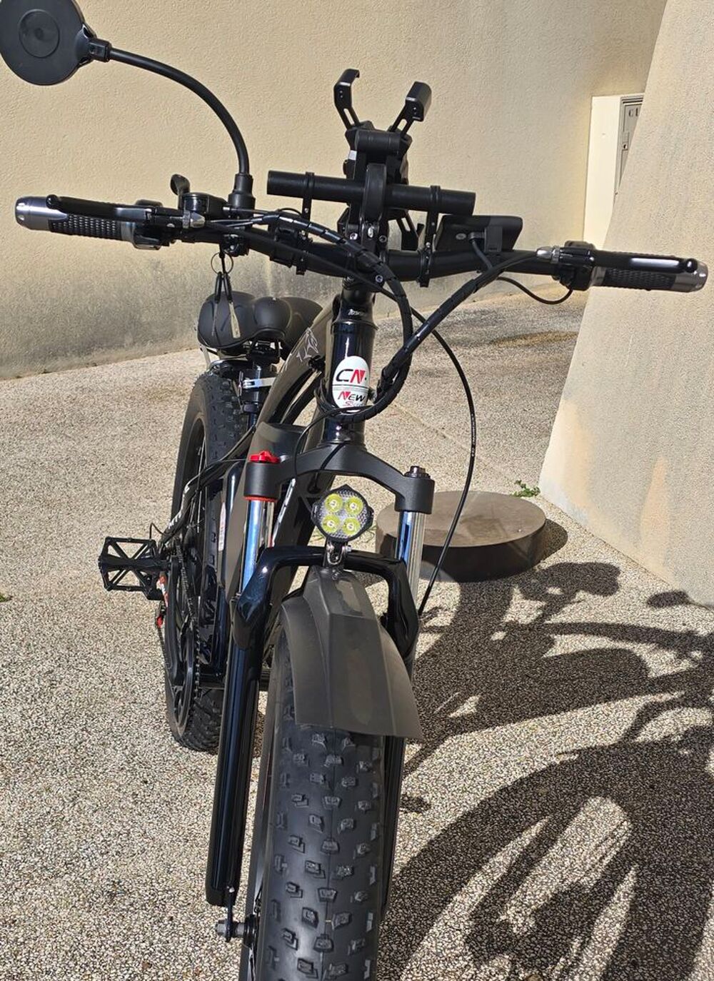 VELO ELECTRIQUE NEUF 1000W Batterie 48V17 - Valeur Neuf 1350 Vélos