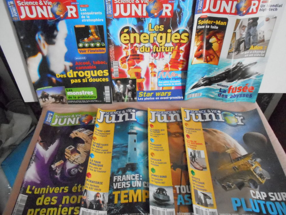 *L36
Lot 10 num&eacute;ros Sciences et Vie Junior		 Livres et BD