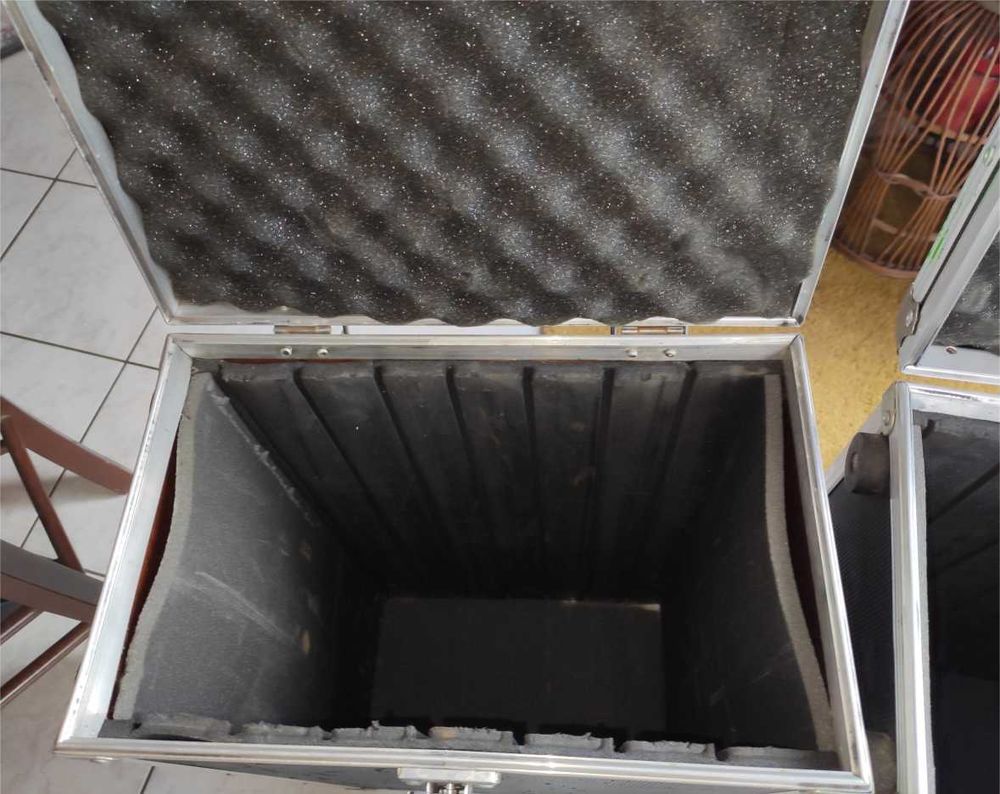 Flight Case / Malles rigides rembourr&eacute;es Lot de 2 Instruments de musique