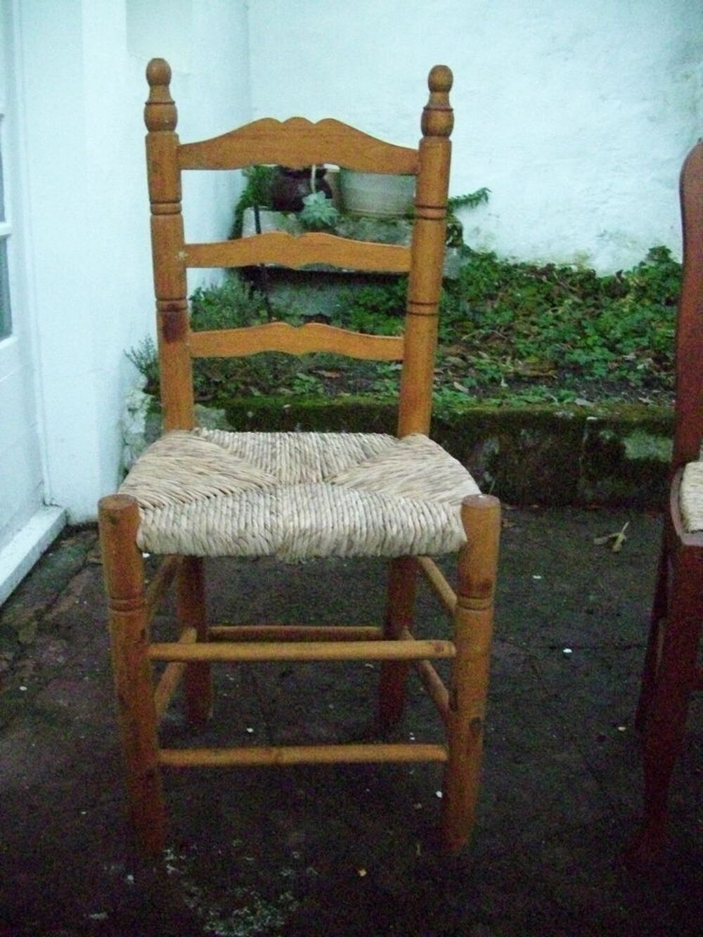 Chaise paill&eacute;e neuve Meubles