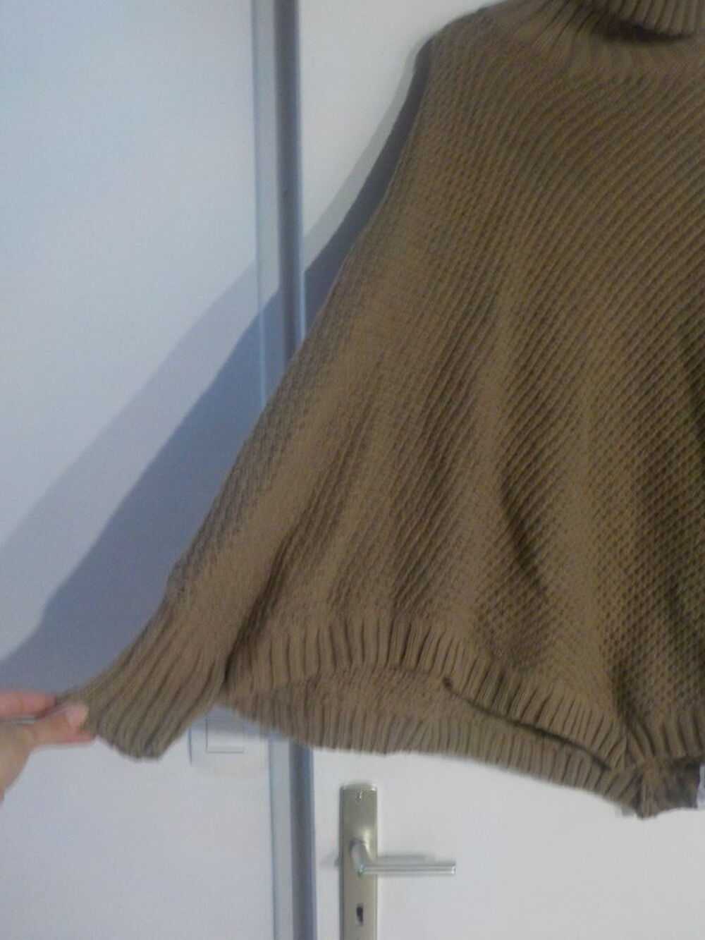 PONCHO SHEIN MANCHES CHAUVE-SOURIS MARRON Taille M
Vêtements