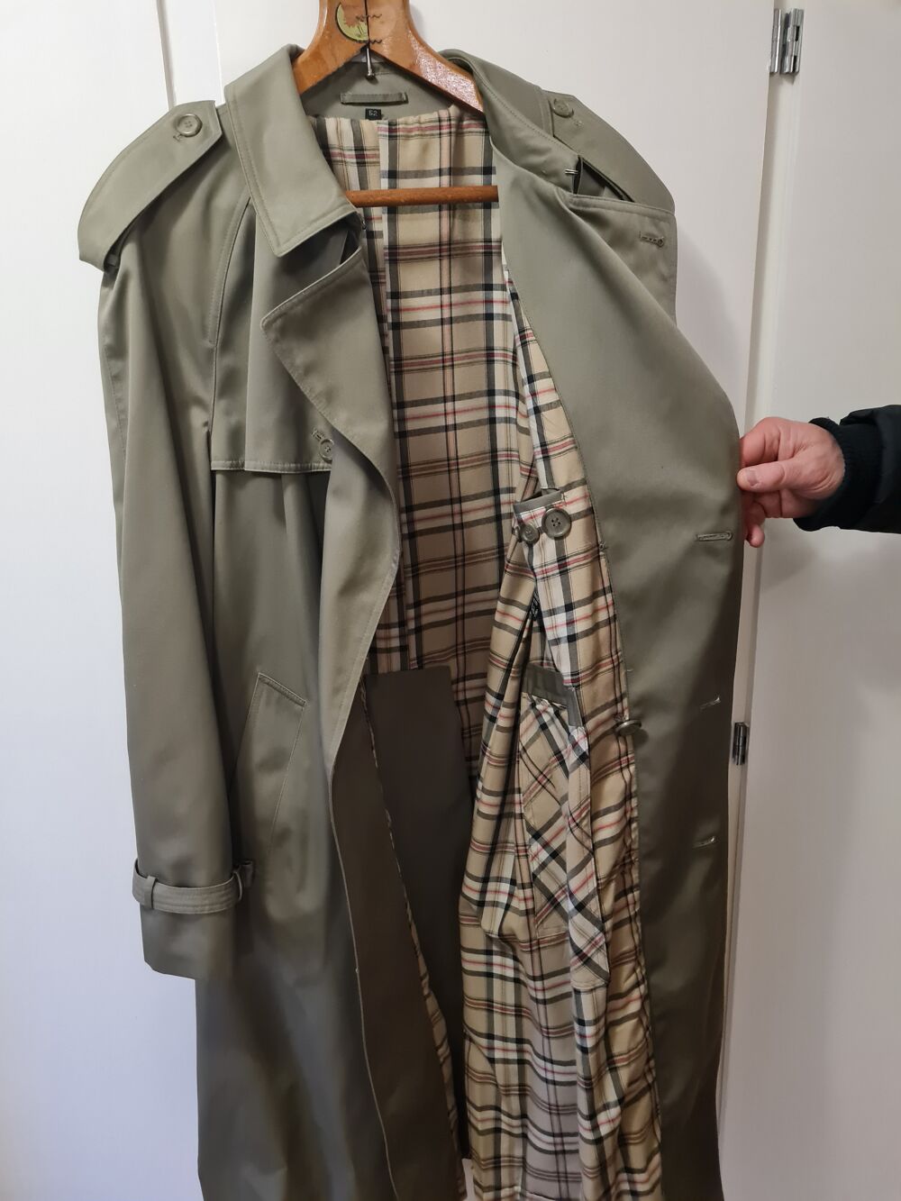 TRENCH Homme jamais port&eacute; - couleur kaki - taille 52
Vtements
