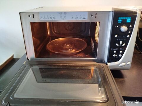 Whirlpool Four Micro ondes
120 Cannes (06)