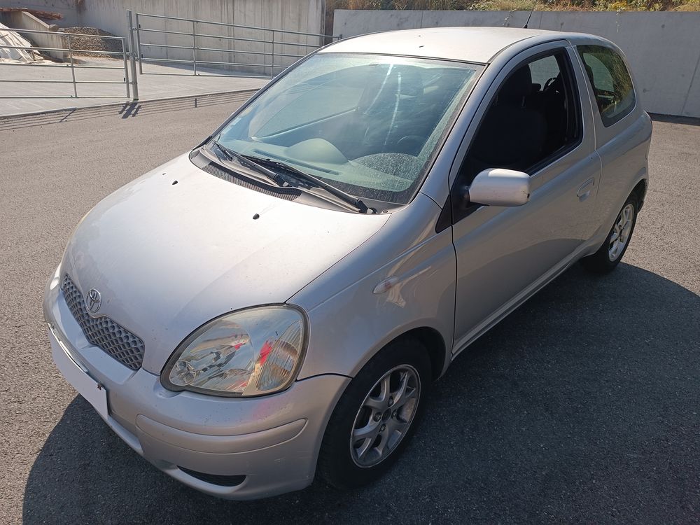 Yaris 65 VVT-i Lin&eacute;a Terra 2004 occasion 42170 Chambles