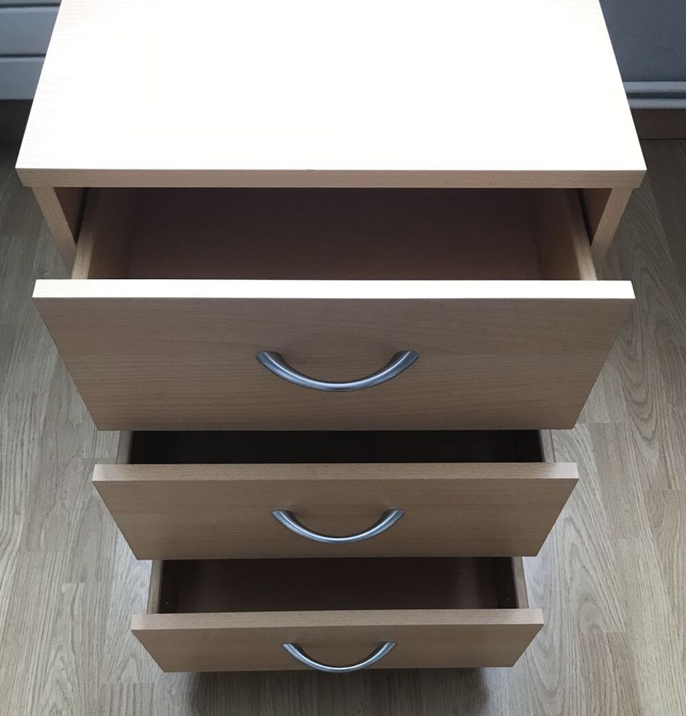 Meuble de rangement 3 tiroirs sur roulettes bois clair
Meubles