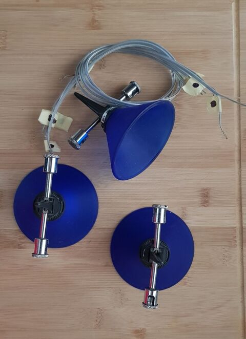 3 Spots en verre poli bleu pour suspension par c�ble Montrouge (92)