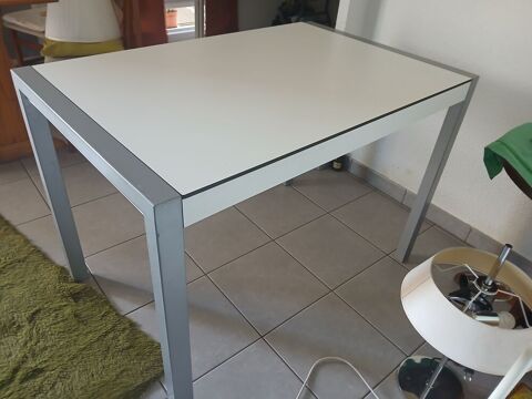 Table Maureillas-las-Illas (66)