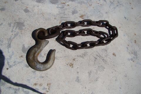 Ancien crochet de levage avec sa chane (250 kg) 20 Gargenville (78)