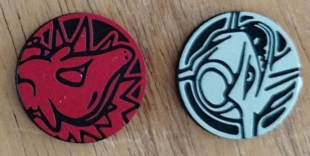 5 kraks Pok&eacute;mon, 5 pogs et 2 jetons 