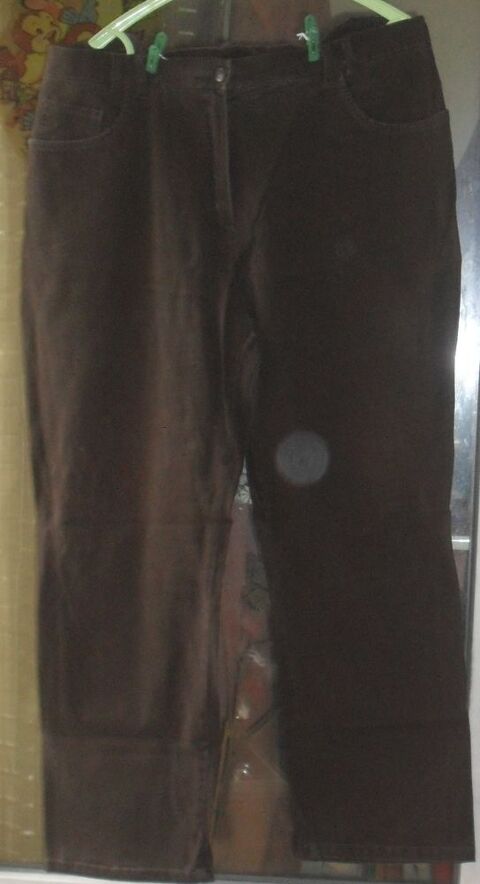 2 Pantalons marron Canda C&A
taille 52 25 Montreuil (93)