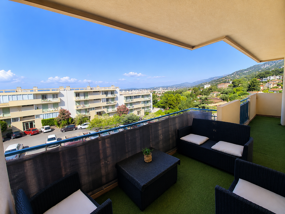 Vente Appartement T3 rénové ? Terrasse ? Vue dégagée ? Dernier étage Toulon