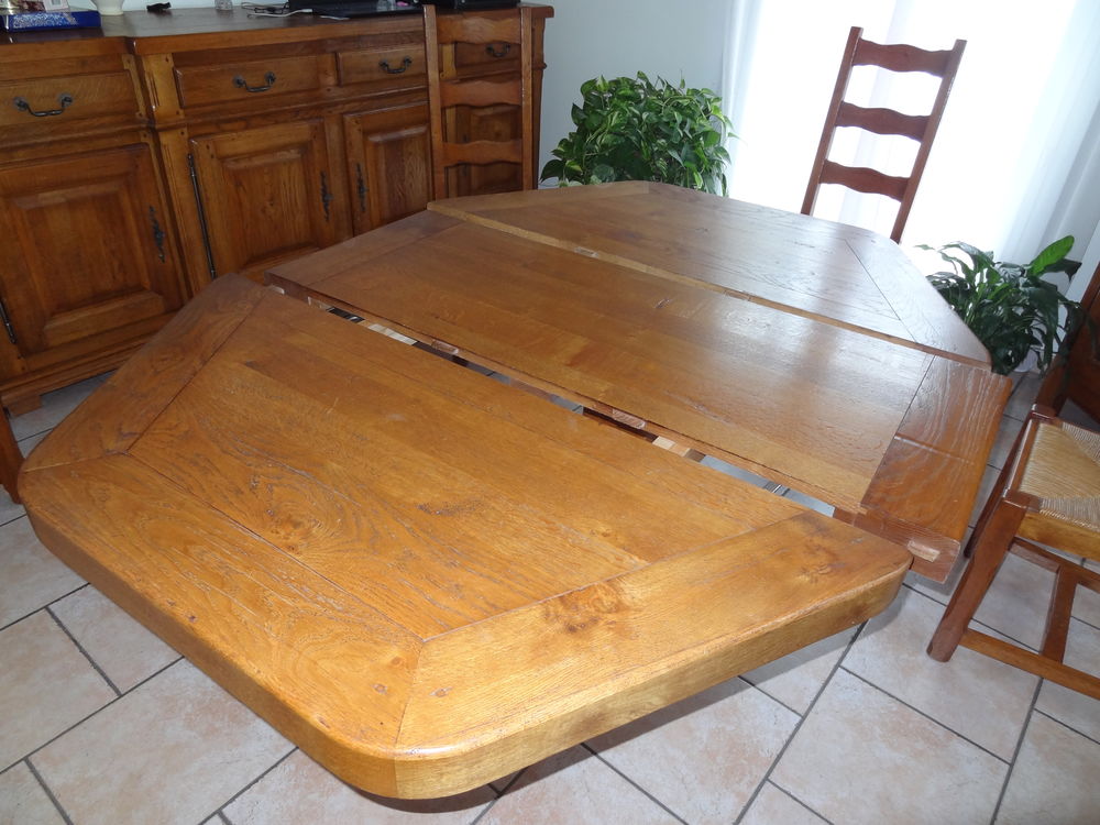 Table et 6 chaises en ch&ecirc;ne massif Meubles