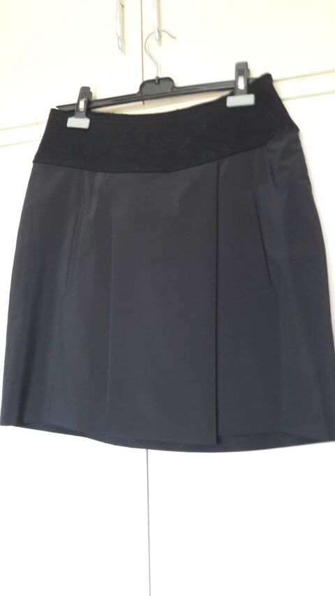 jupe courte  noire  taille 40 marque cra concept
30 Albi (81)