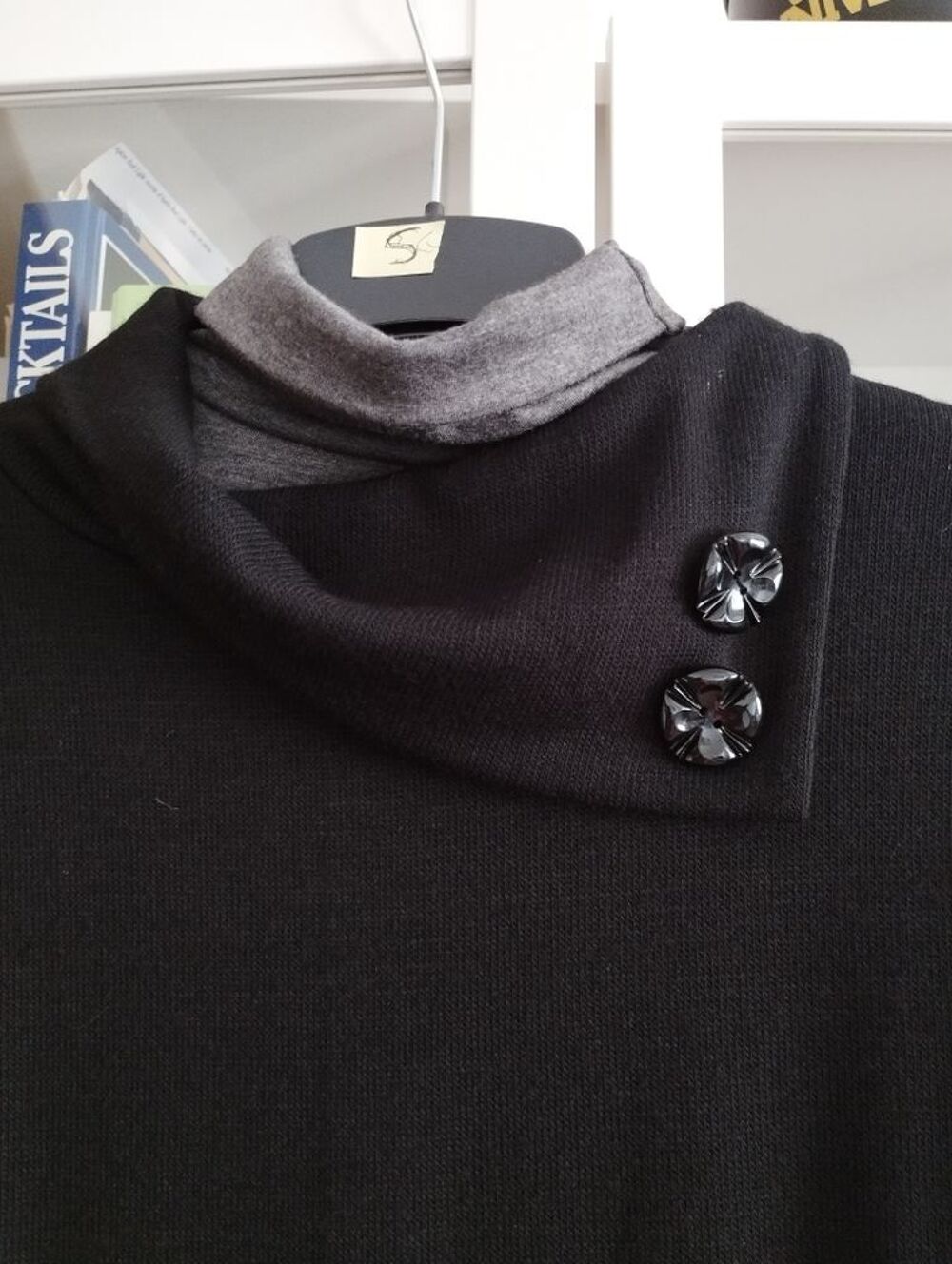 pull noir et gris Vêtements