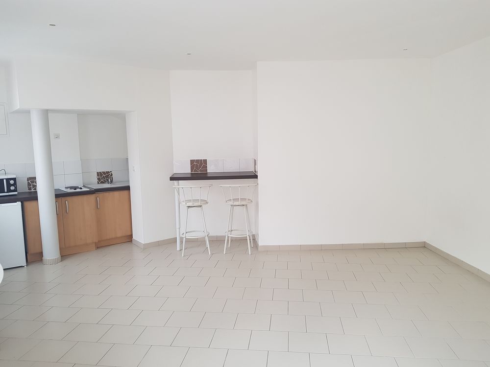 Location Appartement agréable studio de 27 m² à Epinal Épinal