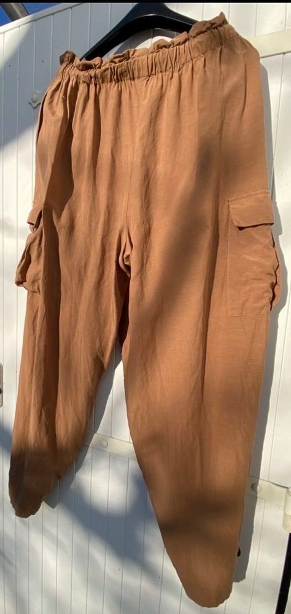 Pantalon d'&eacute;t&eacute; wide-leg &agrave; base de Lin et de fibres de bois, &eacute;cologique et ultra-l&eacute;ger, Etat Neuf, Taille 46 Vêtements