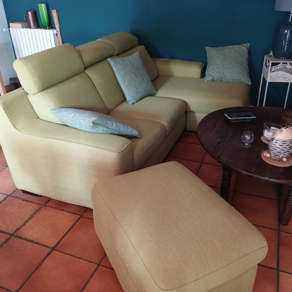 Canap&eacute; 3 places + Pouf assorti Meubles