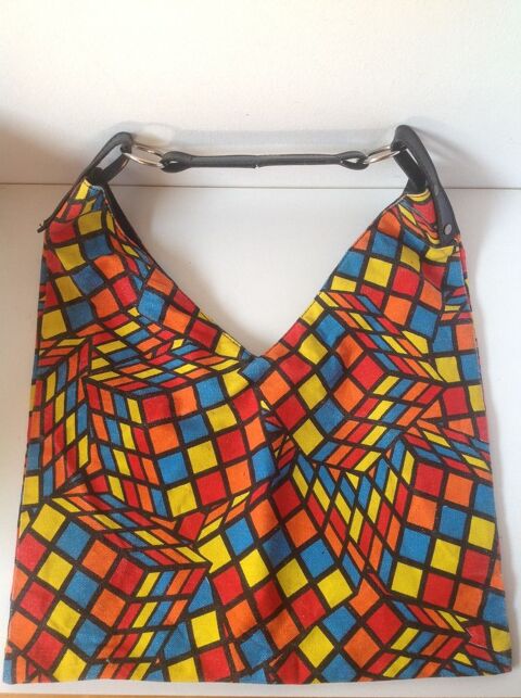 SAC EN TOILE AVEC MOTIF CUBES MULTICOULEUR Envoi Possible
7 Trégunc (29)