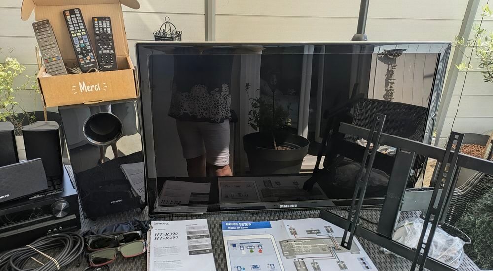 Ensemble Home-Cin&eacute;ma Onkyo 5.1 + TV Samsung 3D (101cm) + Sup Audio et hifi