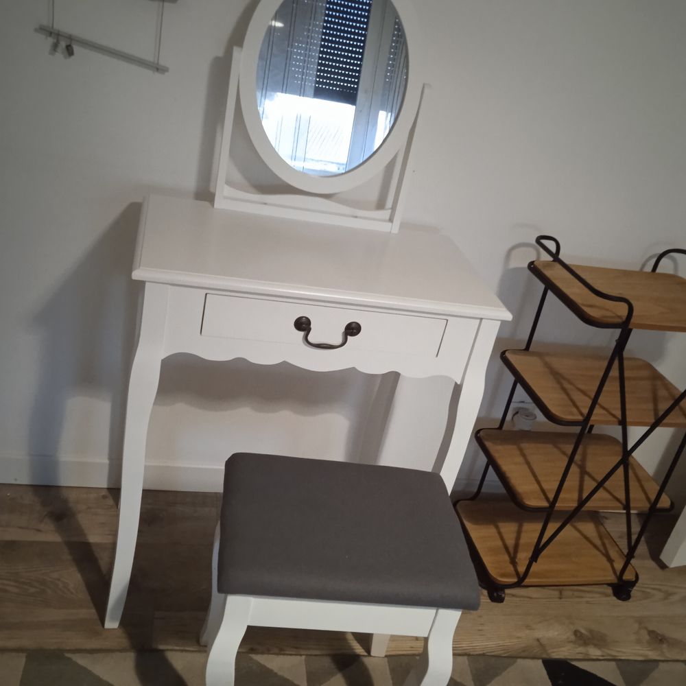 Coiffeuse bois blanche 127 de haut-64de long-36 de profondeu Meubles