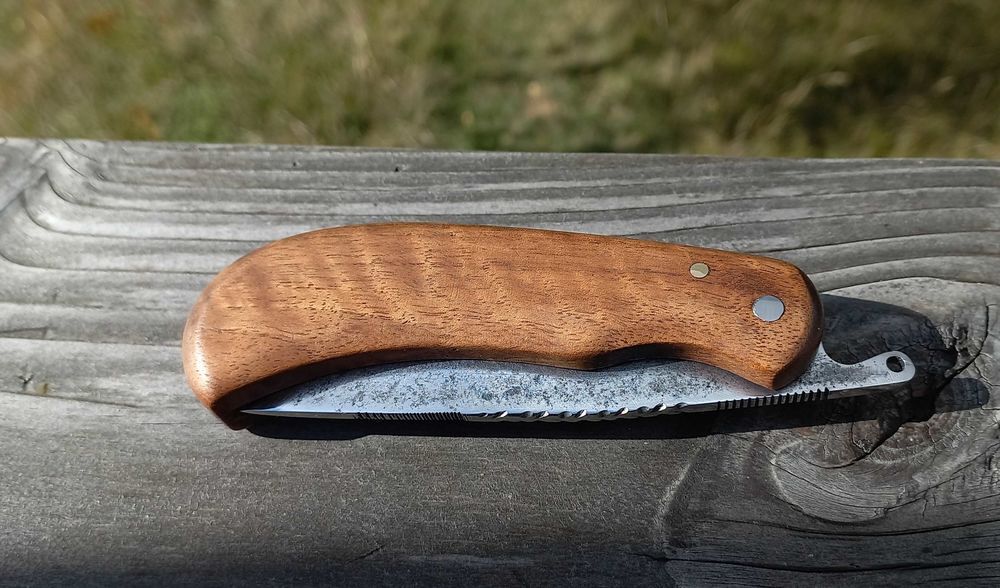 Couteau pliant &agrave; friction Sports