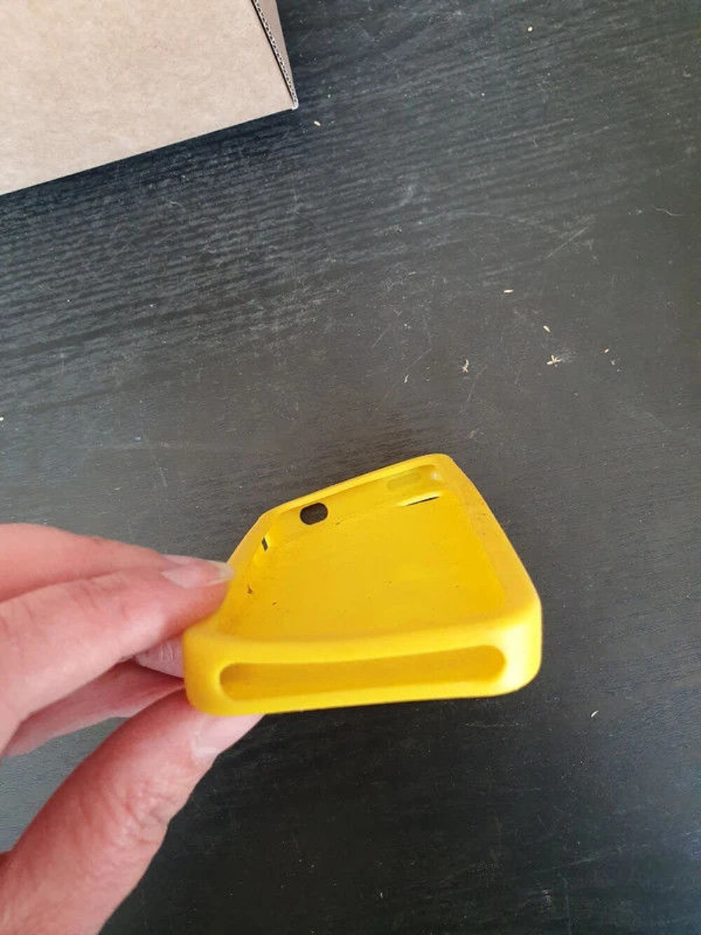 coque silicone jaune 
T�l�phones et tablettes