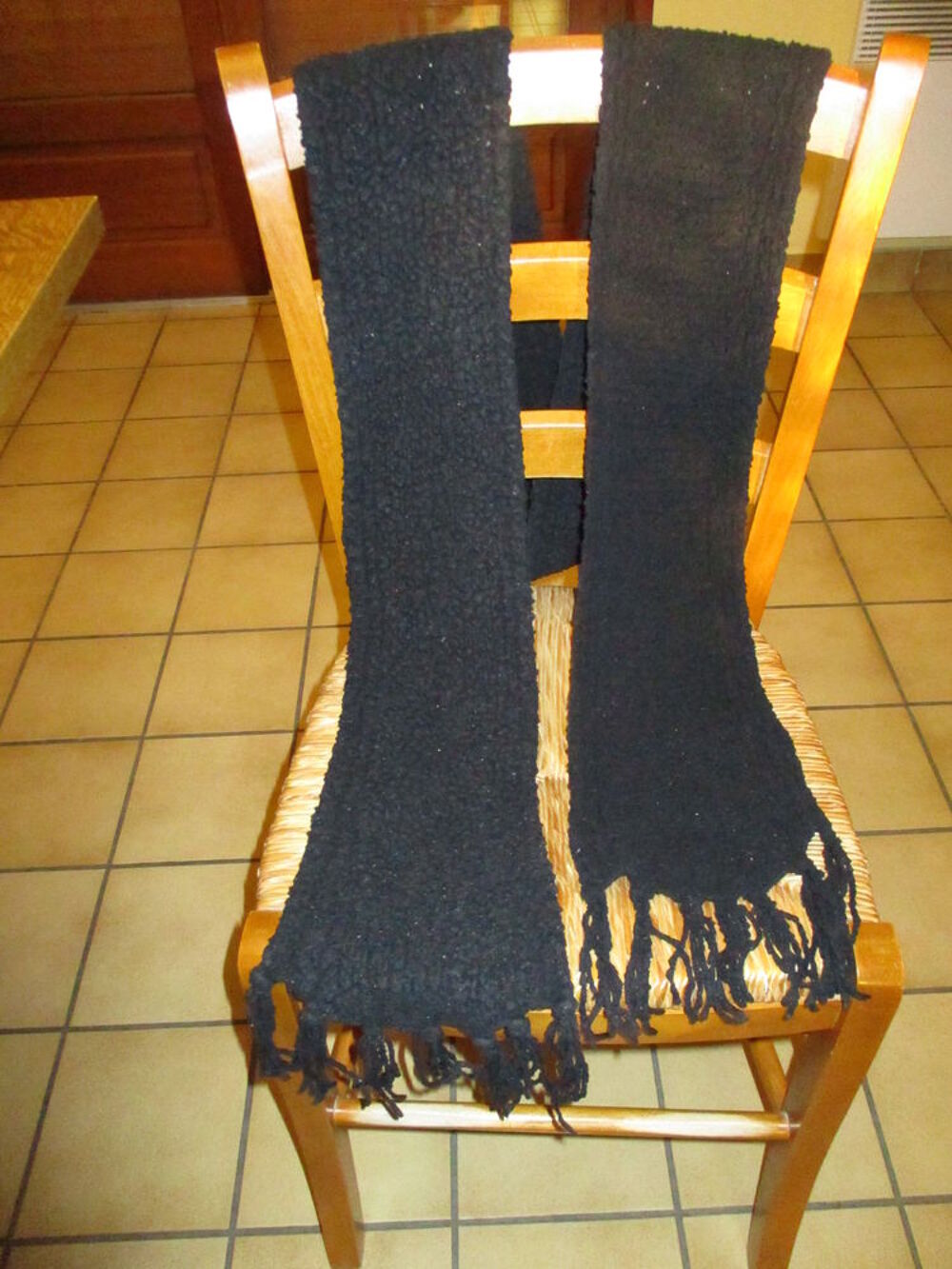 cachez--nez ou &eacute;charpe noire longueur 2 m environ Vêtements