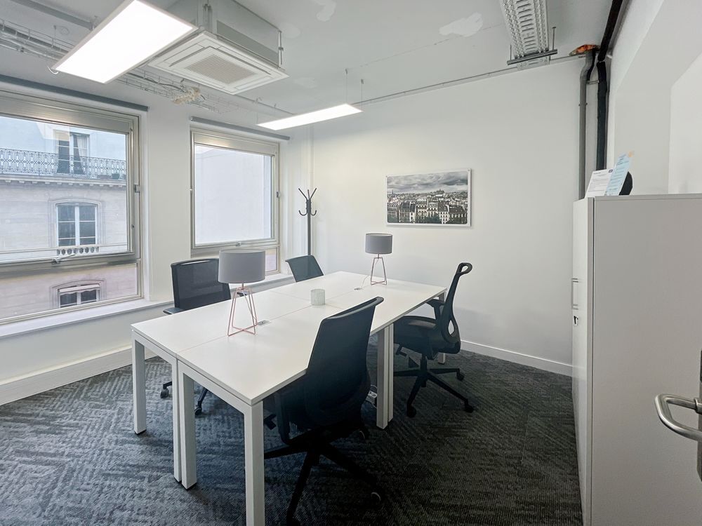   Basculez vers un espace de bureau ouvert prêt à l'emploi pour 15 personnes à Paris, 29 Rue Blanche Paris 9