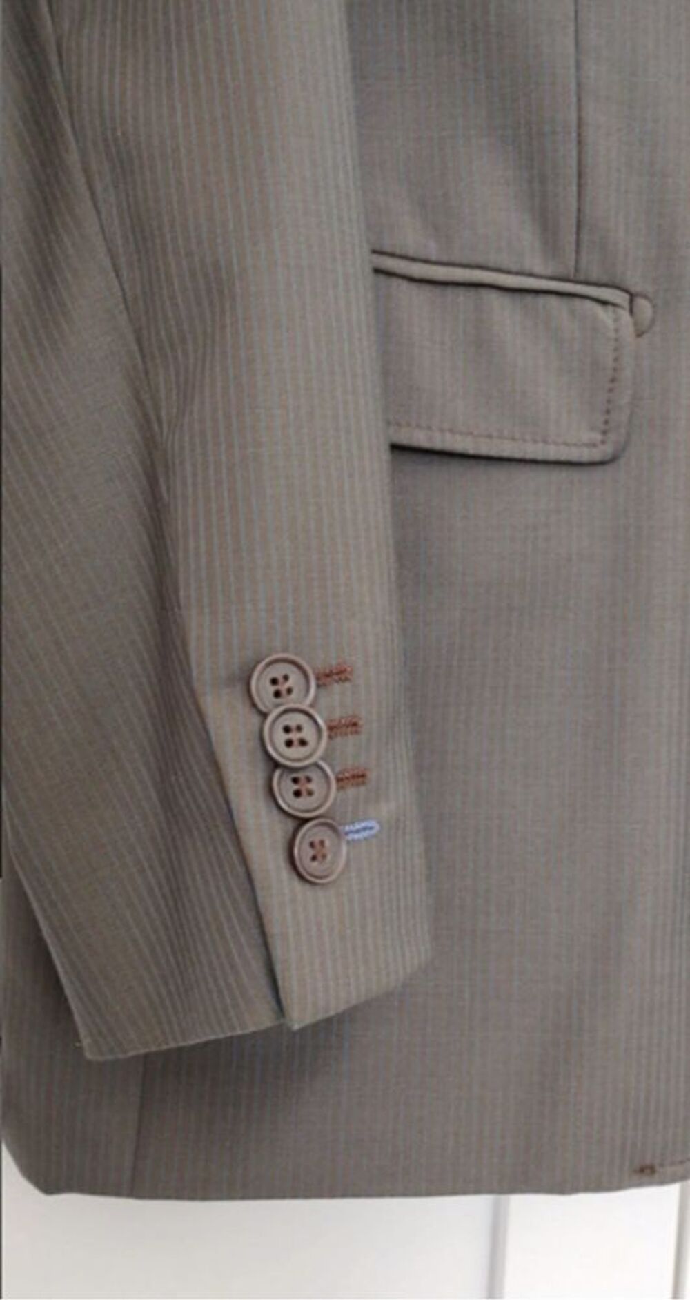 Ensemble de Costume Gris avec de Fines Rayures Bleues Vêtements