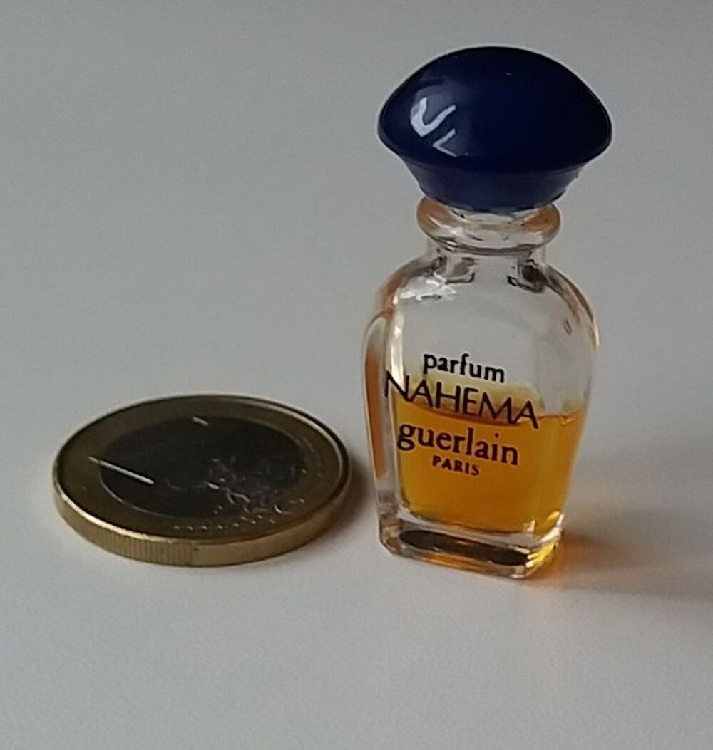 8 miniatures de parfum &agrave; 3,50  