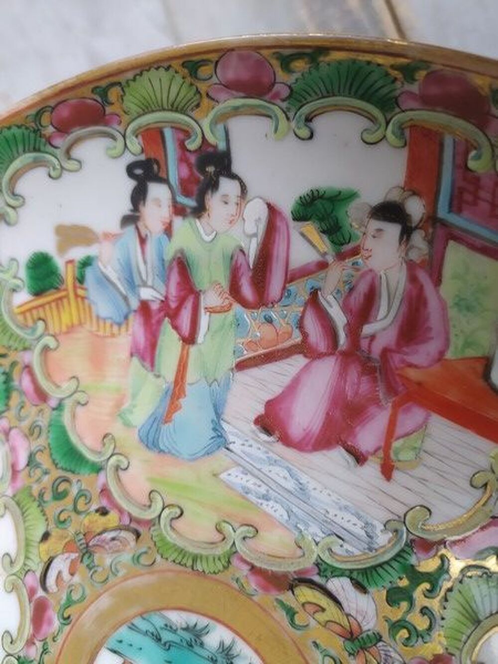 Assiette Porcelaine de Chine Canton XIX&egrave;me 