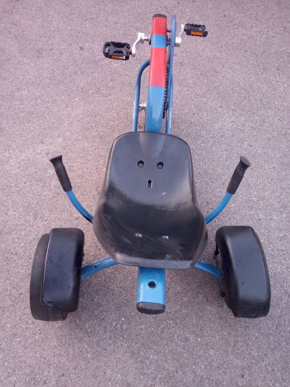 Tricycle couch&eacute; pour enfant . Vélos