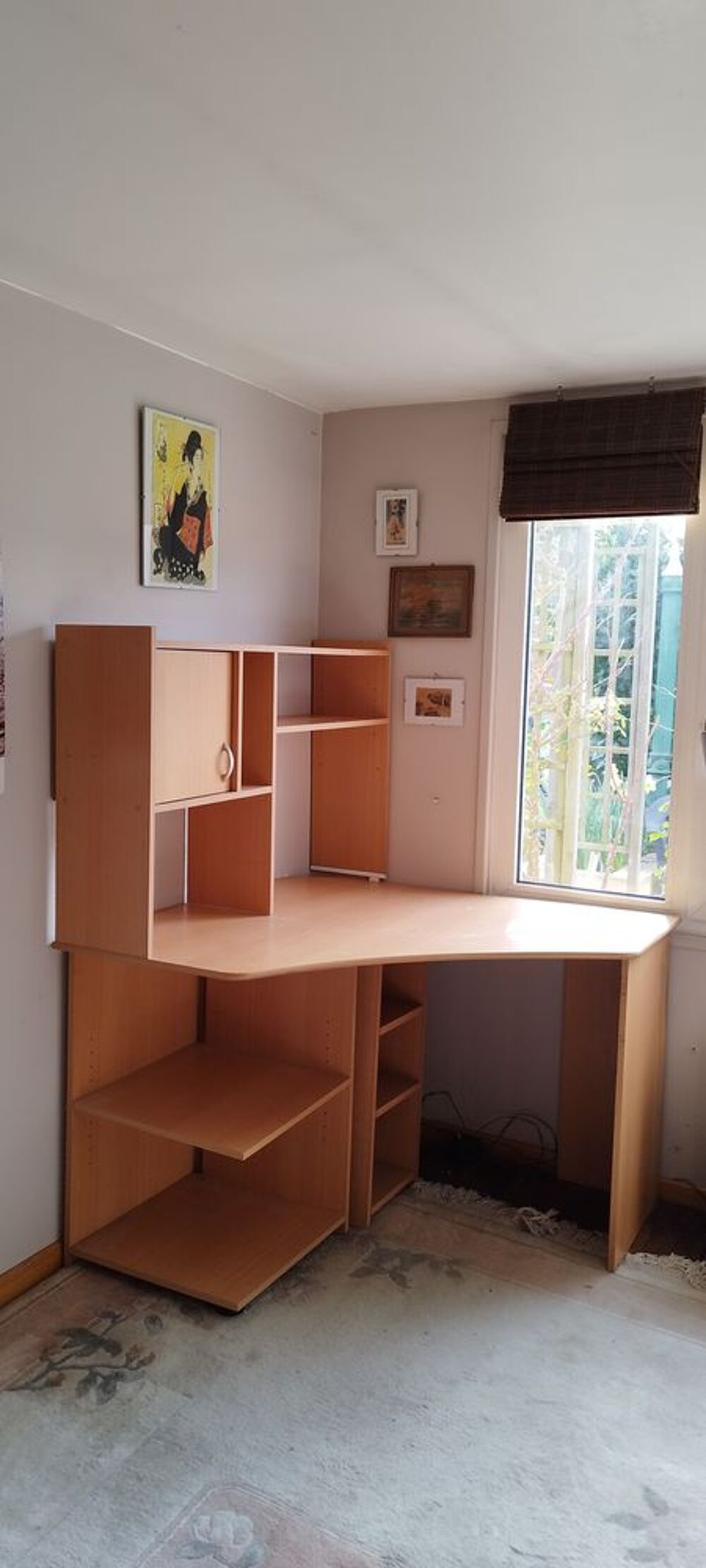 bureau informatique. Meubles