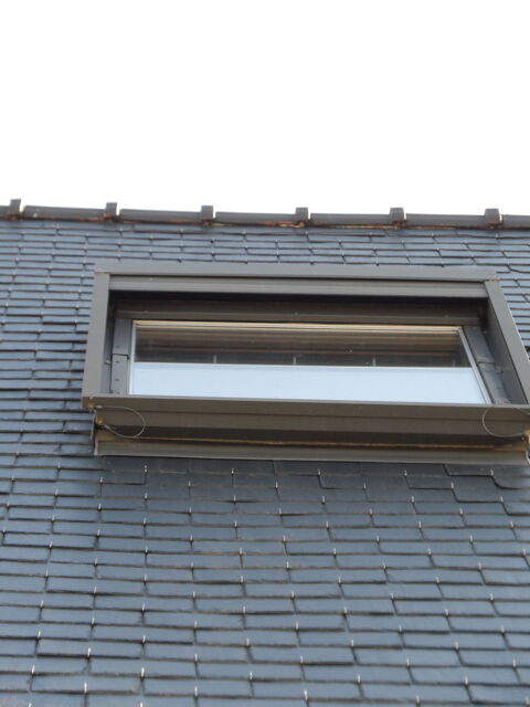 - OCCASIONS -VELUX 114X118+ VOLET ELECTRIQUE FILAIRE 500 Saint-Nazaire (44)