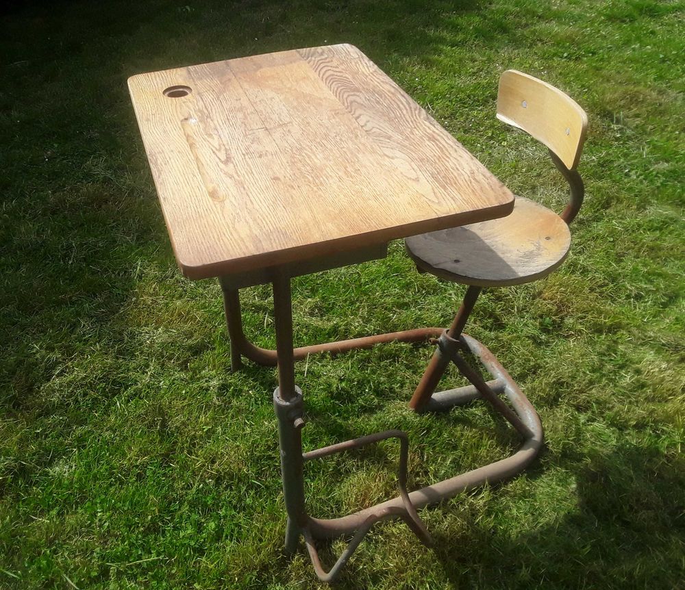 bureau d'&eacute;colier &agrave; restaurer Décoration
