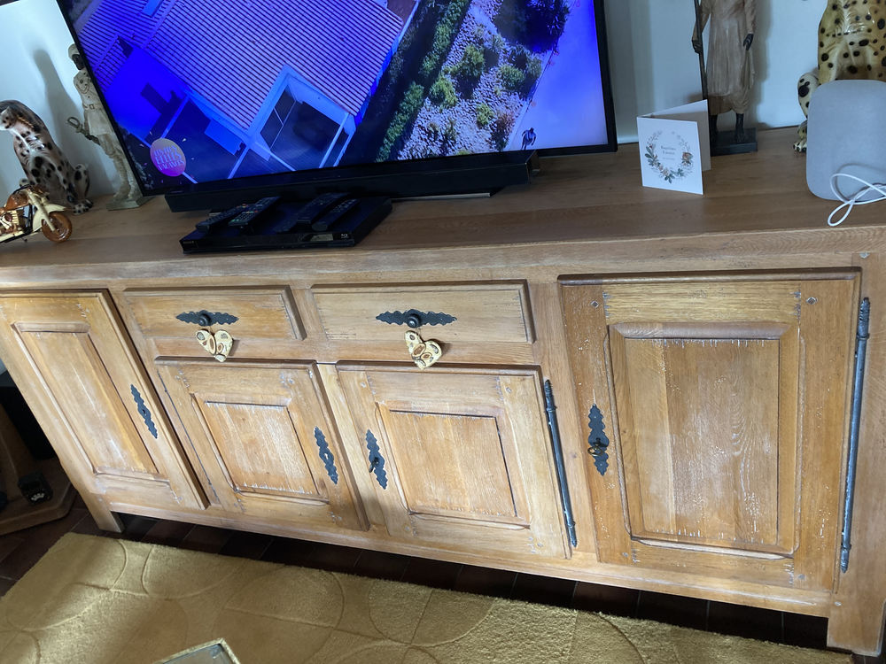 Buffet 4 porte et 2 tiroirs ch&ecirc;ne massif Meubles