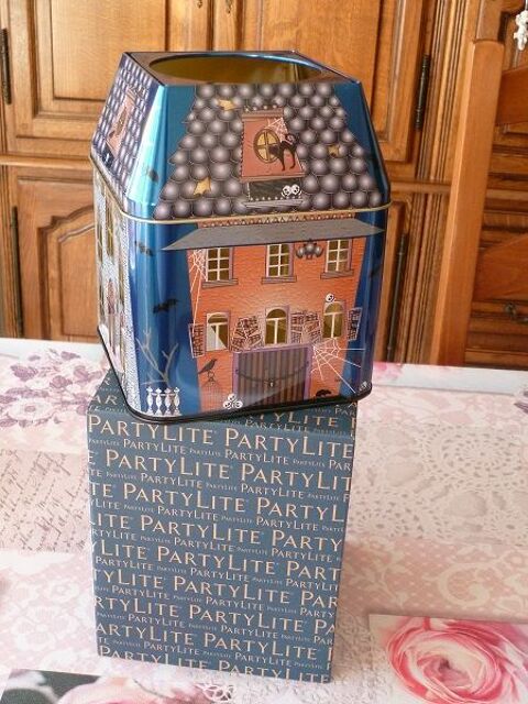 Maison Hant�e Partylite bougie d�co Halloween TV c 12 F�ves (57)