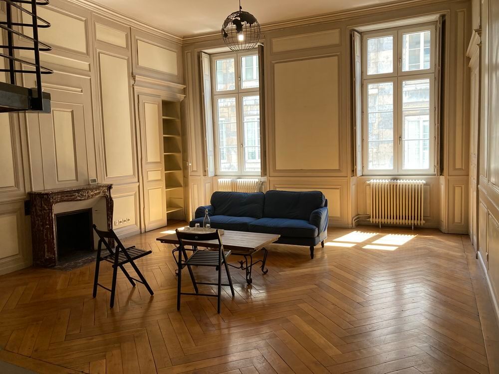 Location Appartement Grand T2 de charme - Centre Ville Besançon