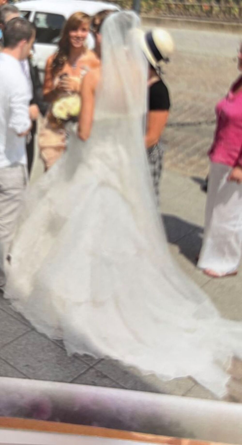 robe de mari&eacute;e blanche avec chaussures pointure 39 Vêtements