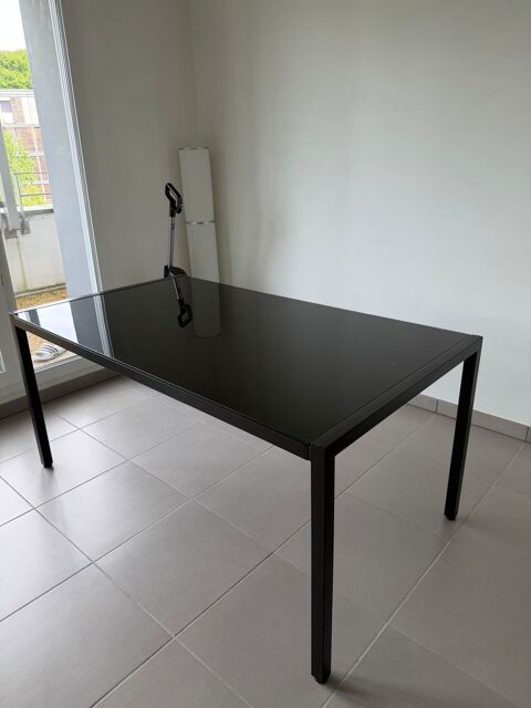 Table vitr�e noir 50 Viry (74)
