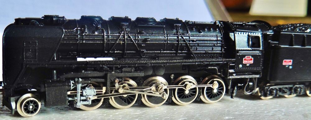 trois motrices &eacute;lectriques N Roco et Neuf wagons Jeux / jouets
