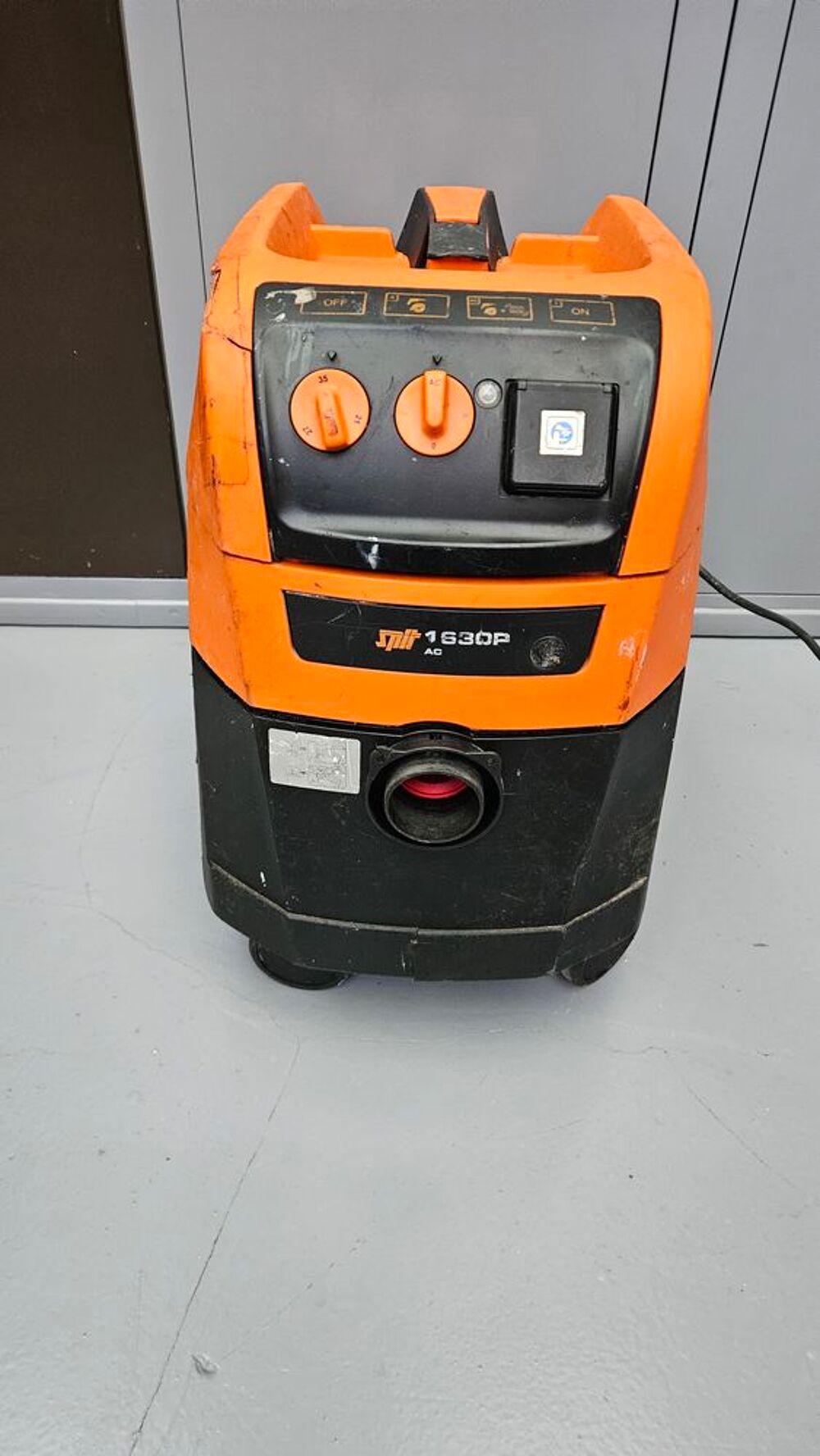 Aspirateur professionnel SPIT 1630P
Bricolage